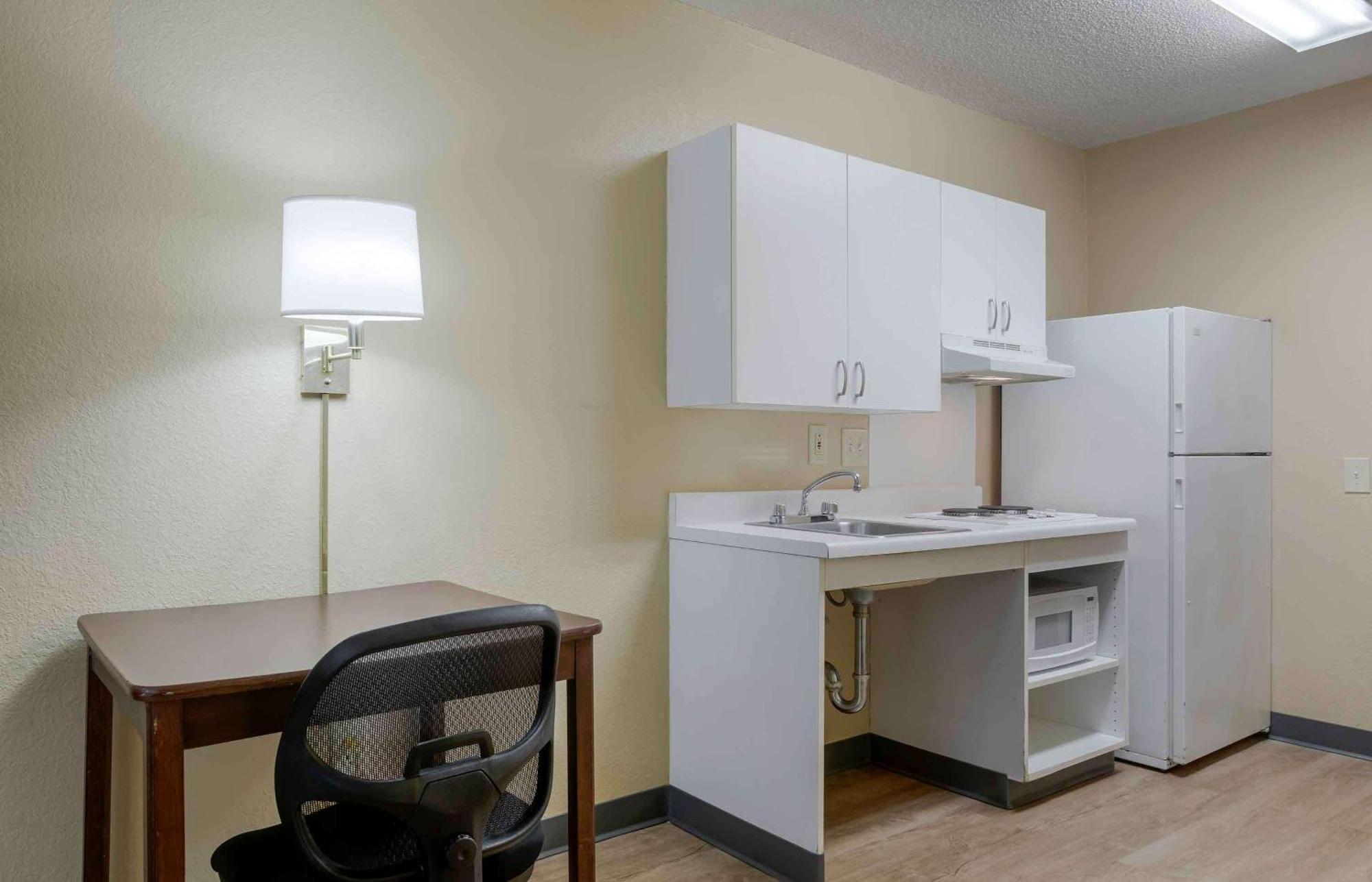 Extended Stay America Select Suites - Raleigh - Rtp - 4610 Miami Blvd Durham megye  Kültér fotó