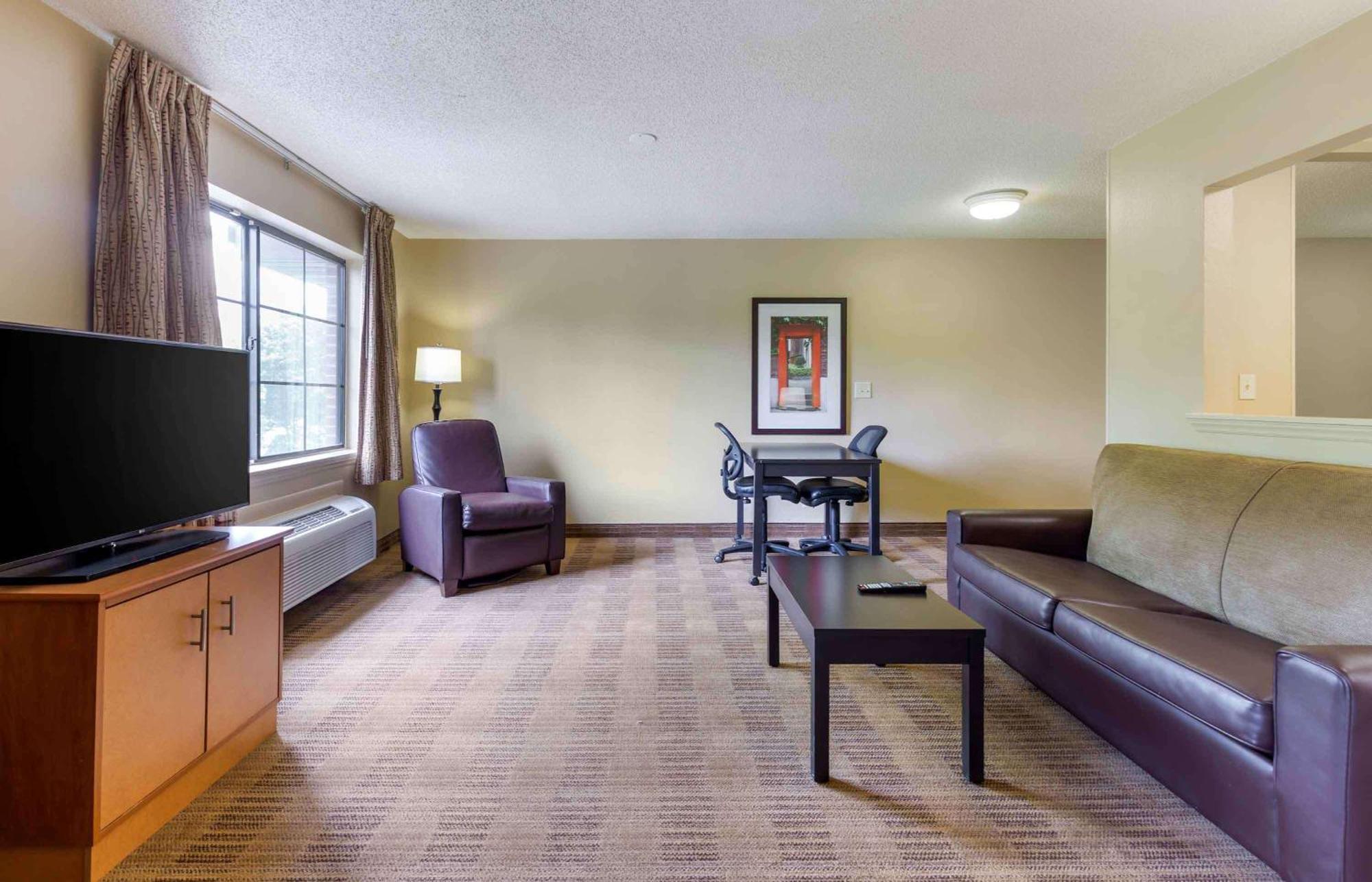 Extended Stay America Select Suites - Raleigh - Rtp - 4610 Miami Blvd Durham megye  Kültér fotó